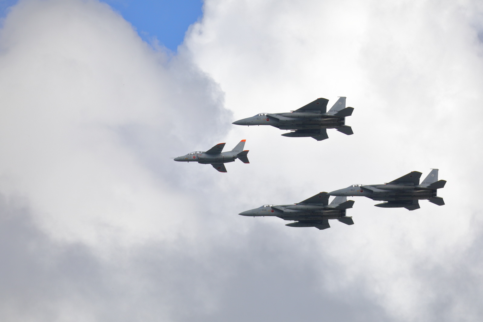 小松基地航空祭2018 オープニングフライト 第2編隊航過